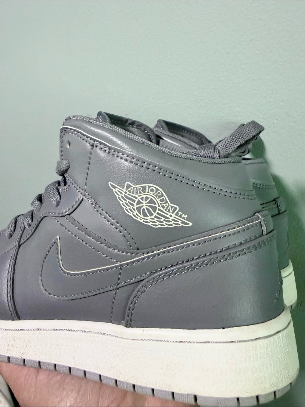 Jordan Air Jordan 1 Mid Youth Sneakers in Gray